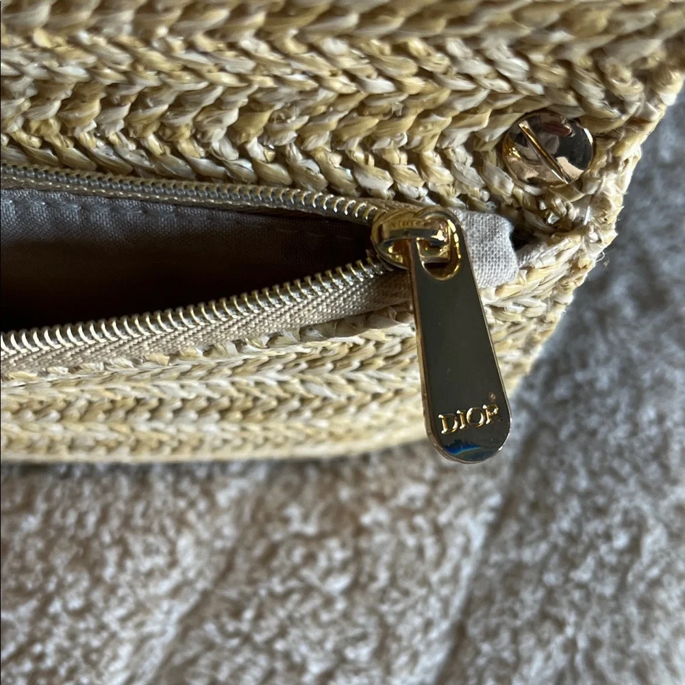 Dior Natural Straw Chain Clutch( GWP) - Picture 5 of 7